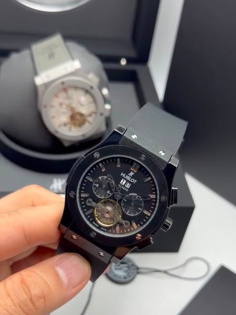 Hublot Classic Fusion Chronograph Tourbillon 44MM – AÇO PRETO MOSTRADOR PRETO – SILICONE