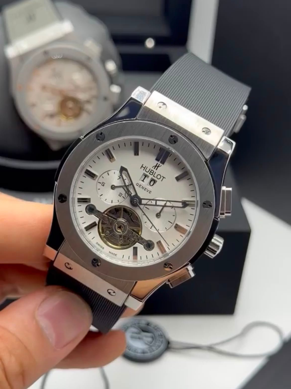 Hublot Classic Fusion Chronograph Tourbillon 44MM – AÇO MOSTRADOR BRANCO – SILICONE - Imagem 5