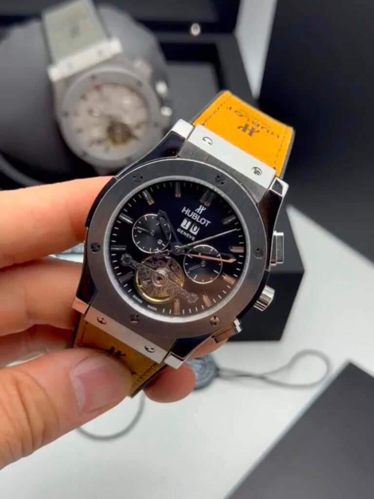 Hublot Classic Fusion Chronograph Tourbillon 44MM – AÇO MOSTRADOR PRETO – SILICONE E COURO