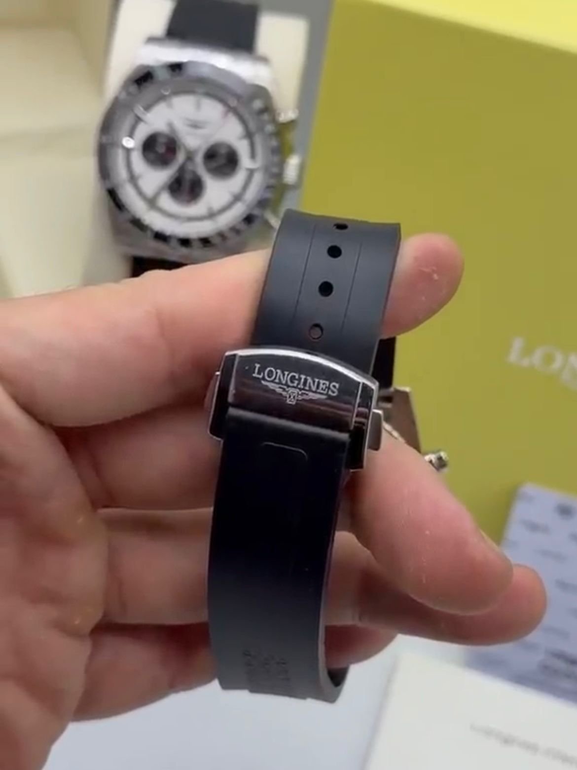 Longines Conquest Chronograph 42MM - AÇO MOSTRADOR DOURADO - SILICONE - Imagem 4