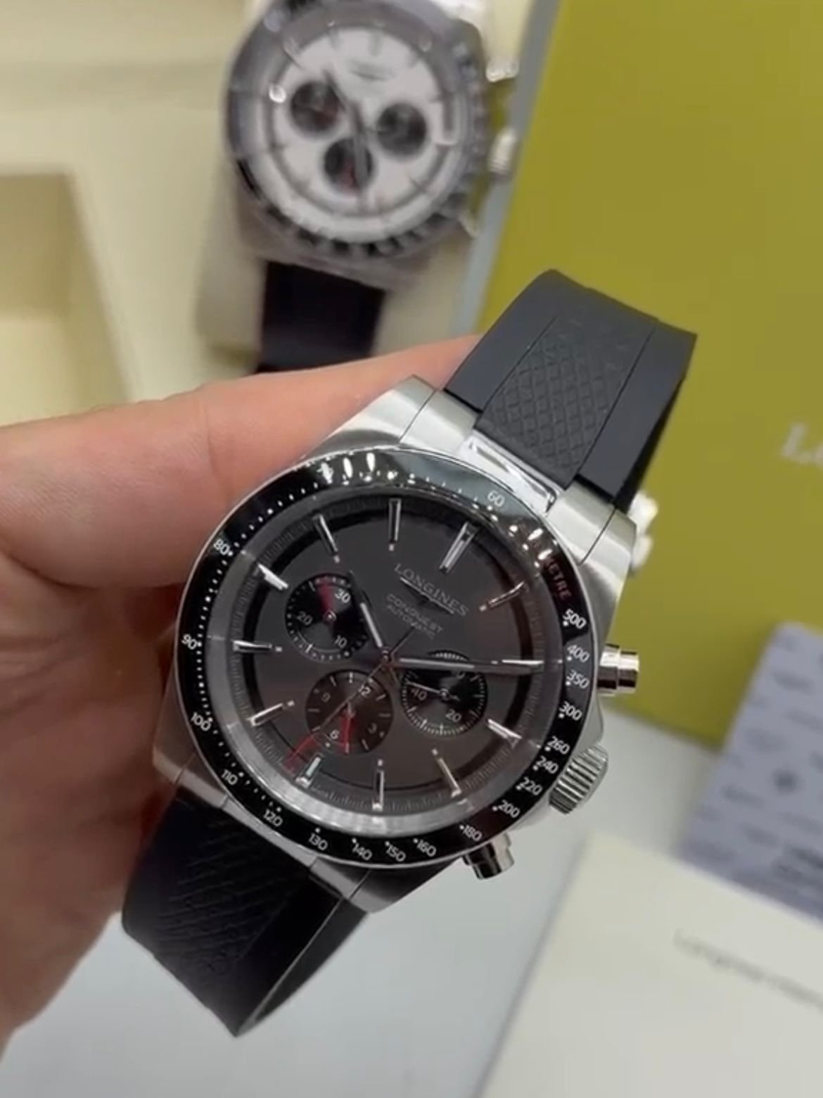 Longines Conquest Chronograph 42MM - AÇO MOSTRADOR PRETO - SILICONE