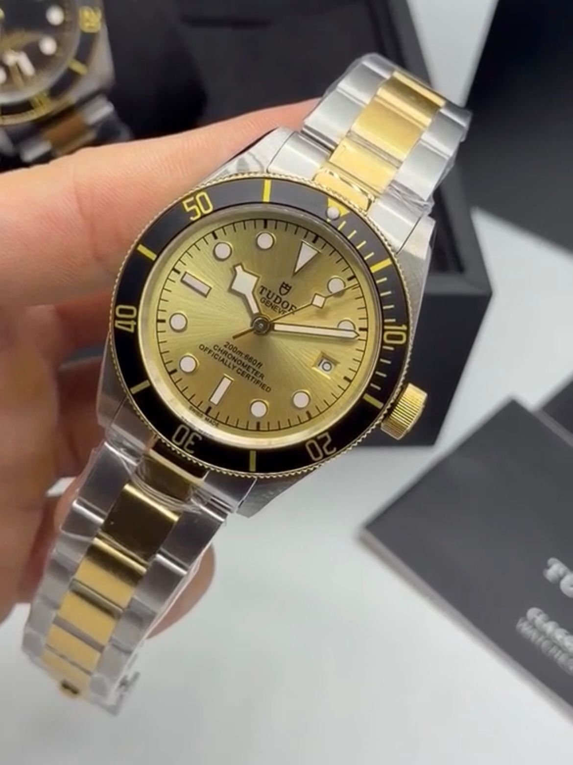 Tudor Black Bay 41mm - AÇO COM DOURADO MOSTRADOR DOURADO - Imagem 4