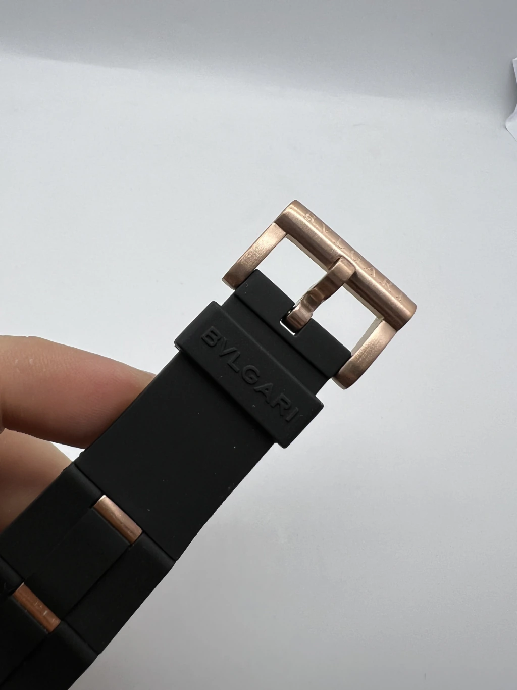 Bvlgari Diagono Titanium Chronograph 44mm - AÇO ROSE MOSTRADOR PRETO - SILICONE - Imagem 4