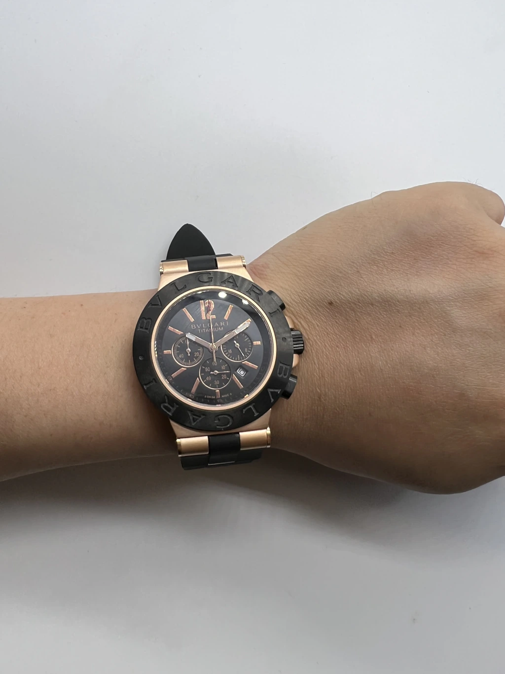 Bvlgari Diagono Titanium Chronograph 44mm - AÇO ROSE MOSTRADOR PRETO - SILICONE - Imagem 5