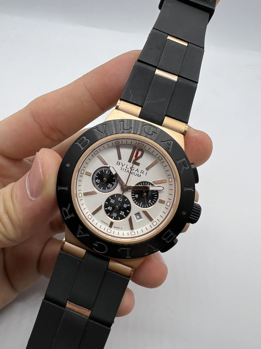 Bvlgari Diagono Titanium Chronograph 44mm - AÇO ROSE MOSTRADOR BRANCO - SILICONE