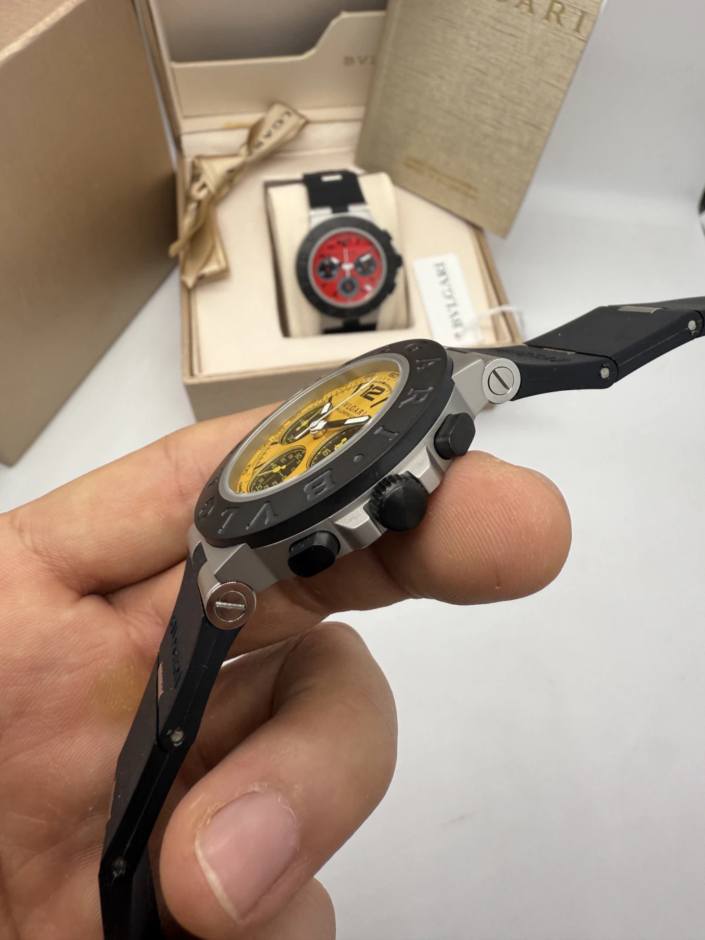 Bvlgari Aluminium Chronograph 40mm - AÇO MOSTRADOR AMARELO - SILICONE - Imagem 2