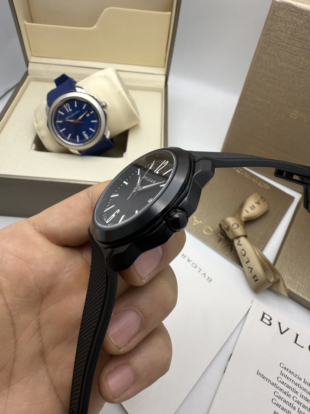 Bvlgari Octo Roma 41mm - AÇO PRETO MOSTRADOR PRETO - SILICONE - Imagem 2