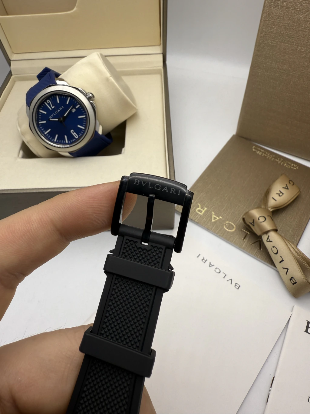 Bvlgari Octo Roma 41mm - AÇO PRETO MOSTRADOR PRETO - SILICONE - Imagem 4