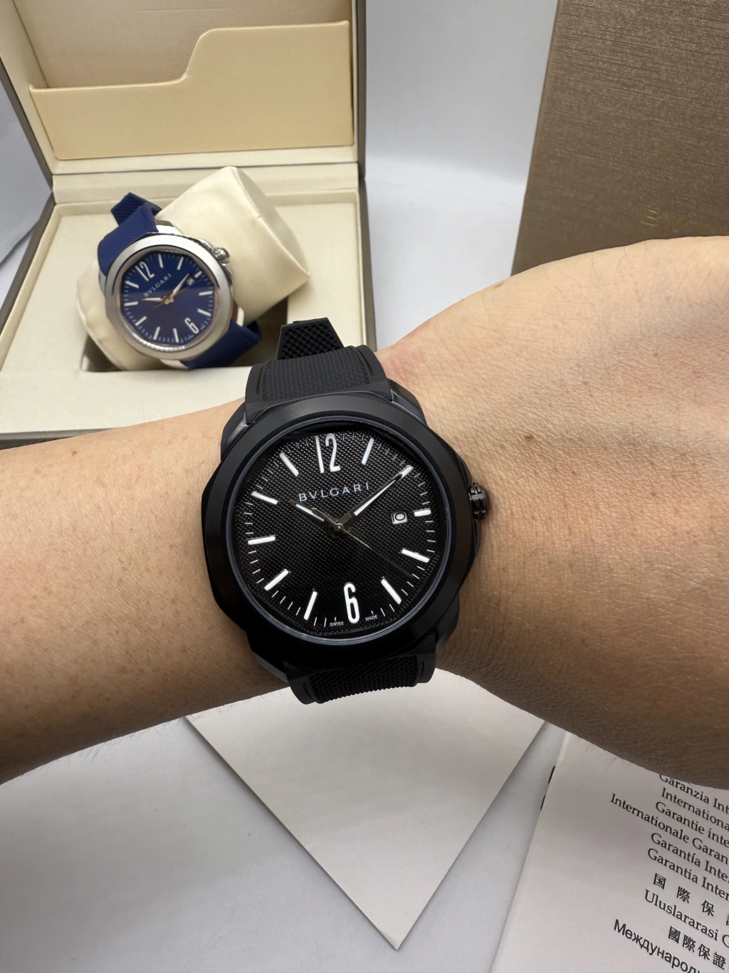 Bvlgari Octo Roma 41mm - AÇO PRETO MOSTRADOR PRETO - SILICONE - Imagem 5