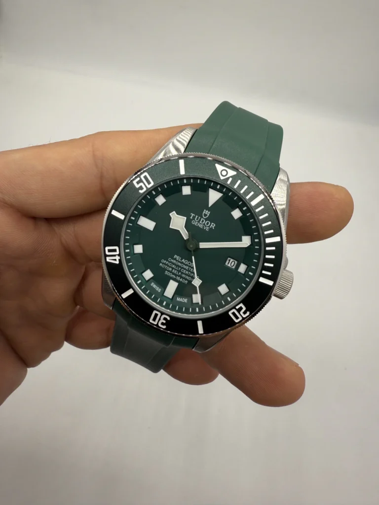 Tudor Pelagos 41mm - AÇO MOSTRADOR VERDE - SILICONE